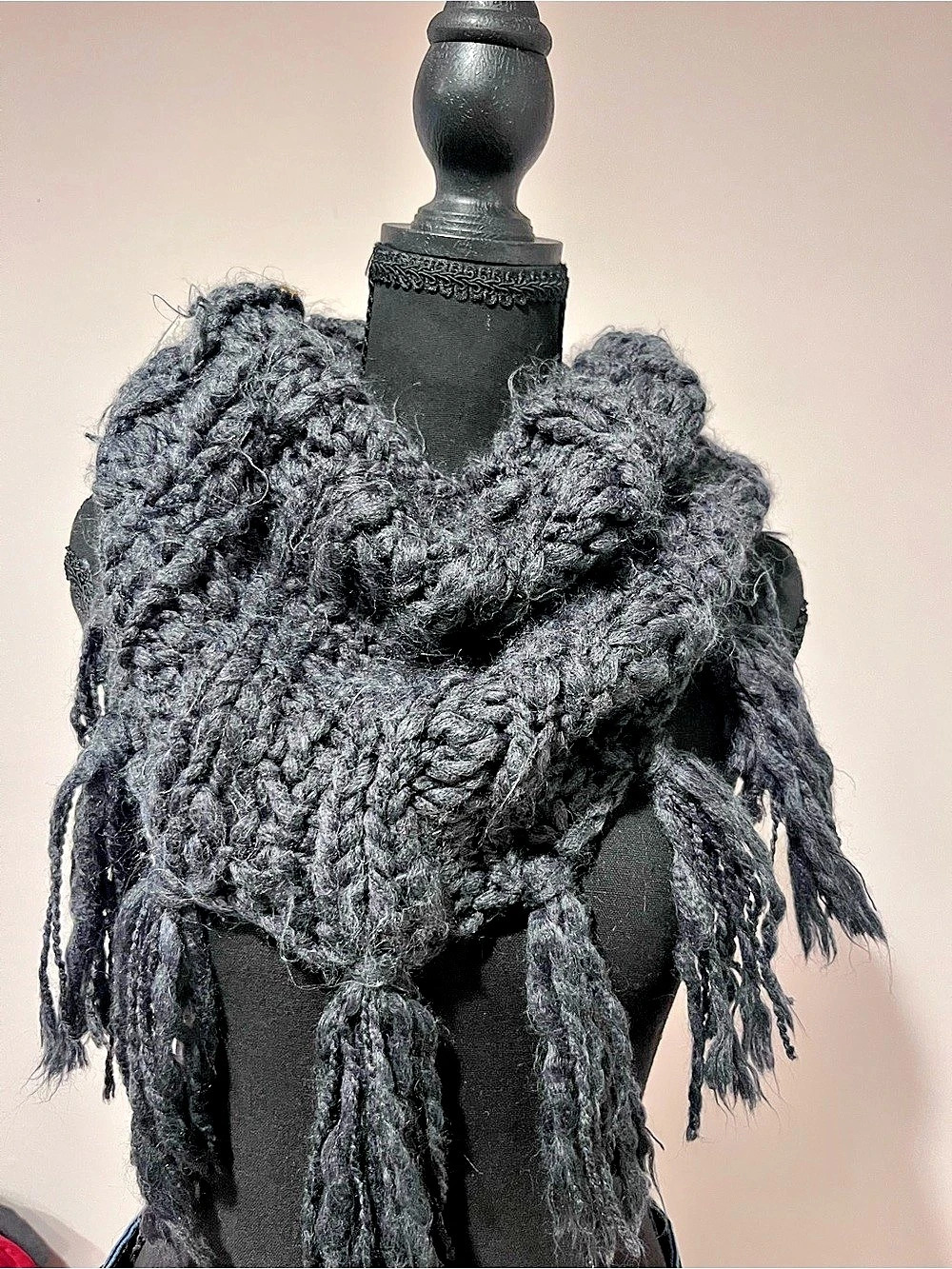 American Eagle Outfitters Chunky Knit Fringe Scarf Grey